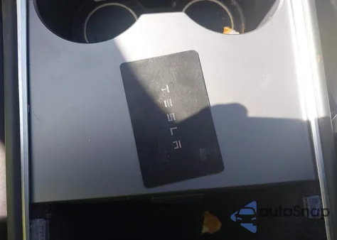 2021 Tesla Model 3 Standard Range Plus Rear-Wheel Drive из США, поврежденный, VIN 5YJ3E1EA2MF096419